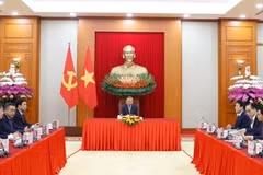 General Secretary of the Communist Party of Vietnam Central Committee To Lam holds phone talks with the President of the Republic of Korea Lee Jae Myung on January 30. (Photo: VNA)