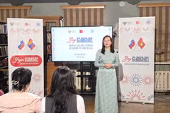 Mai Nguyen Tuyet Hoa, First Secretary in charge of education affairs at the Vietnamese Embassy in Russia speaks at the closing ceremony (Phôt: VNA)
