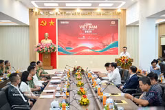 The event announcing the campaign “Moving forward with Vietnam” (Photo: VNA)