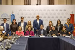 Lawmakers and representatives of businesses from both countries at the seminar (Photo: VNA)
