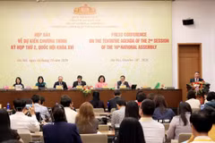 The October 16 press briefing on the second session of the 16th National Assembly (Photo: VNA)