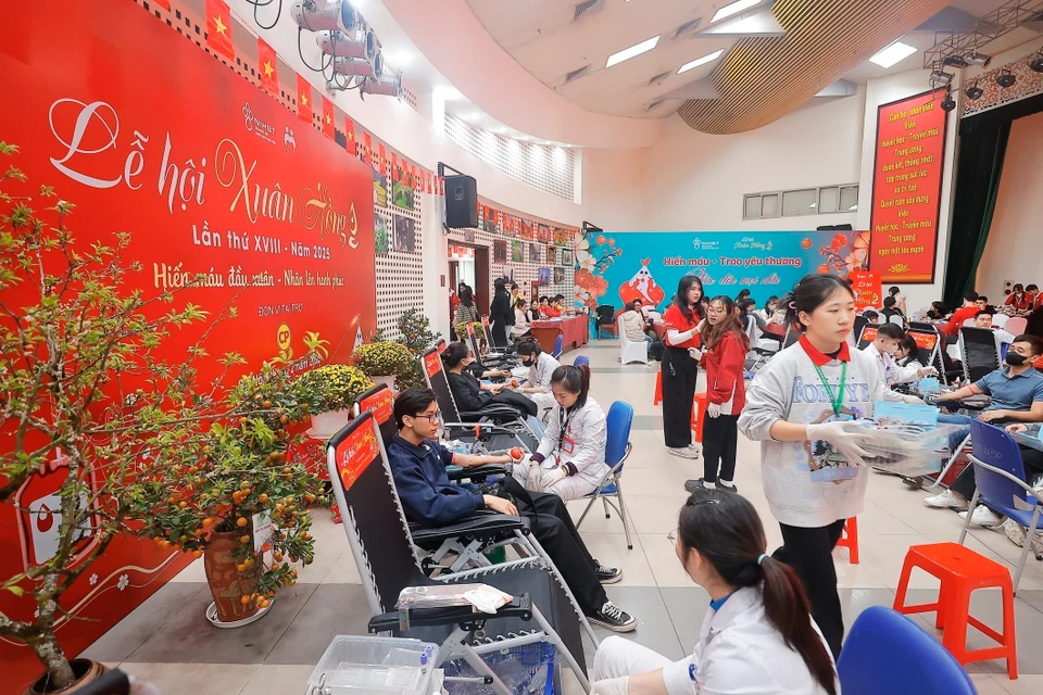 The Xuan Hong Festival is the largest blood donation event at the start of the year, promoting compassion and community spirit. (Photo: VNA)