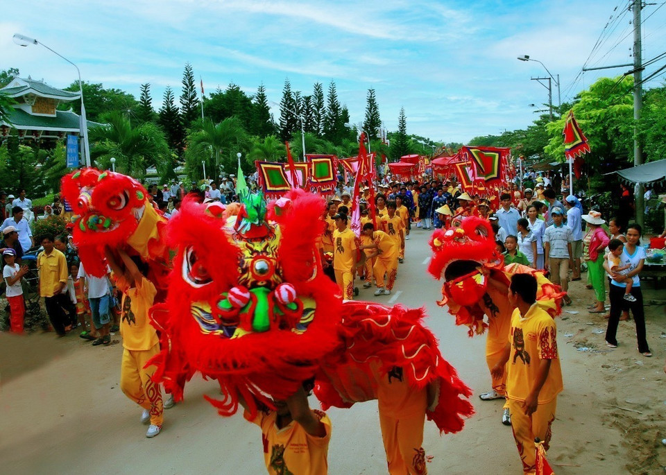 The festival is typical of the culture of people in southern Vietnam, influenced by interactions with the Khmer, Chinese, and Cham communities. (Photo: VNA)