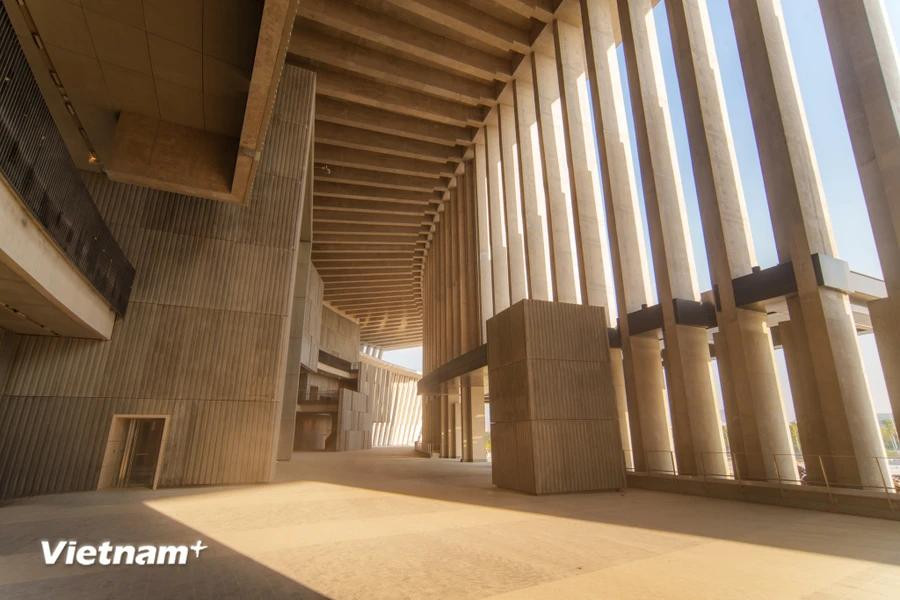 The museum is not merely a place for exhibiting the war history but also a space for visitors to interact with and experience the struggles for national independence by the heroic Vietnam People’s Army. (Photo: VietnamPlus)