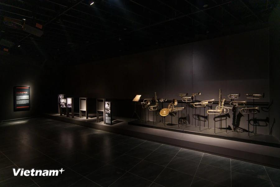 Objects are displayed in a scientific and artistic manner. (Photo: VietnamPlus)