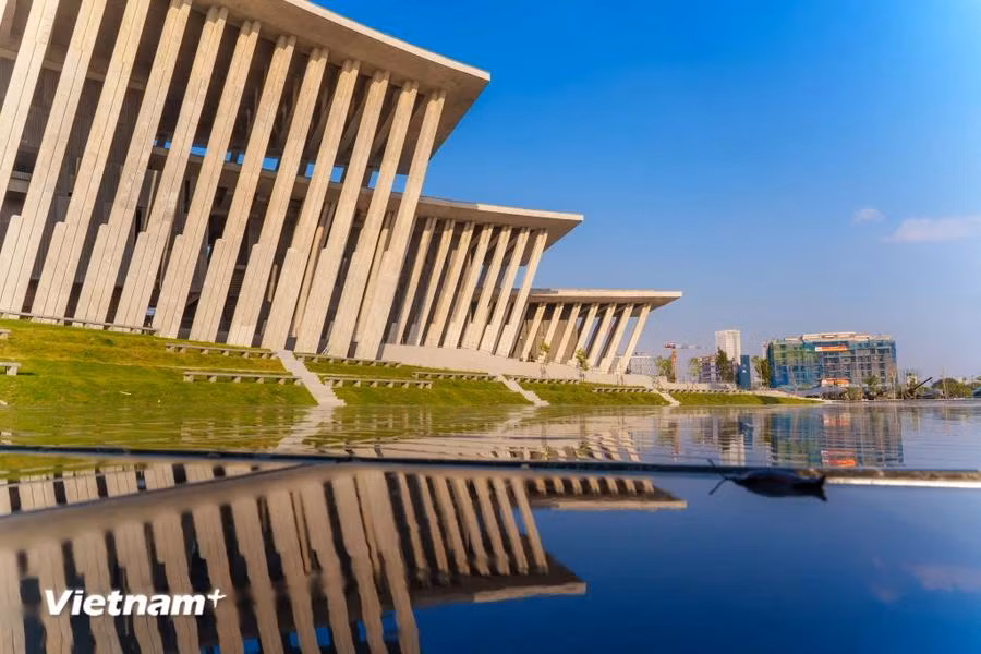 Its architecture is inspired by the concept of “sky, land, and sea”, which are three natural factors forming the nation and also demonstrate the three main forces of the Vietnam People’s Army. (Photo: VietnamPlus)