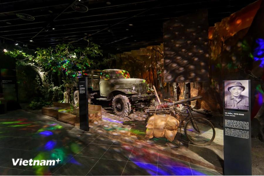 The museum applies technologies such as 3D mapping, search screens, and documentaries to unleash vivid experiences to visitors. (Photo: VietnamPlus)