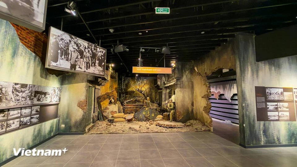 A demonstration of the 60-day battle by Hanoi troops and people to defend the capital city in the 1946 winter. (Photo: VietnamPlus)