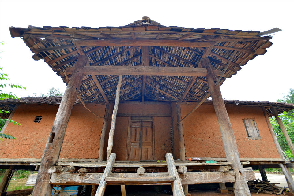 A typical type of the Ba Na people's stilt houses (Photo: VNP/VNA)
