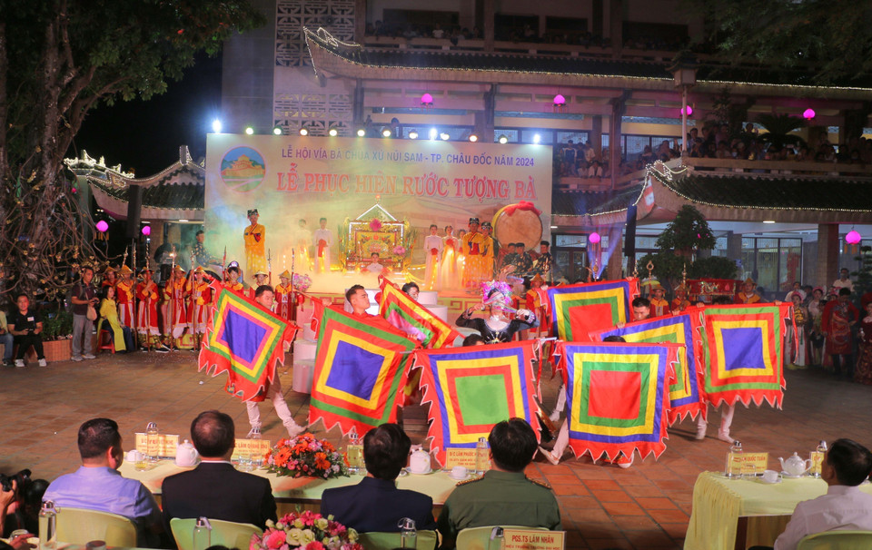 The festival is the first traditional festival in the Southern region to receive this honour. (Photo: VNA)