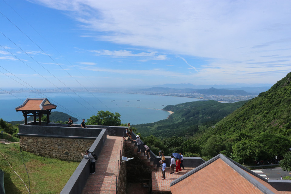 Relic site Hai Van Gate reopens to tourists after two years of restorations. (Photo: VNA)