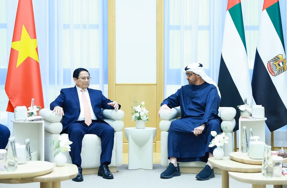 Prime Minister Pham Minh Chinh holds talks with President Mohamed bin Zayed Al Nahyan of the United Arab Emirates (UAE). (Photo: Duong Giang - VNA)