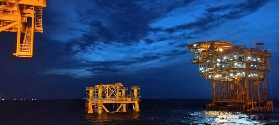 The location of the base for the BK-23 platform and the existing BK-14 platform (Photo: VNA)