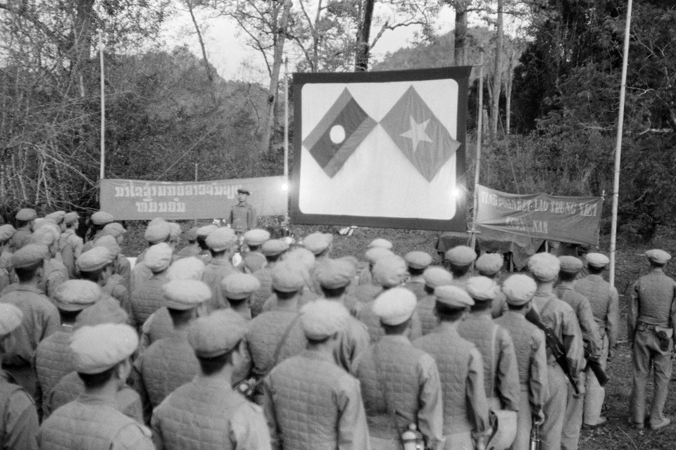 Vietnamese volunteer soldiers at the Western Front (Laos) prepare for their mission. (Photo: VNA)