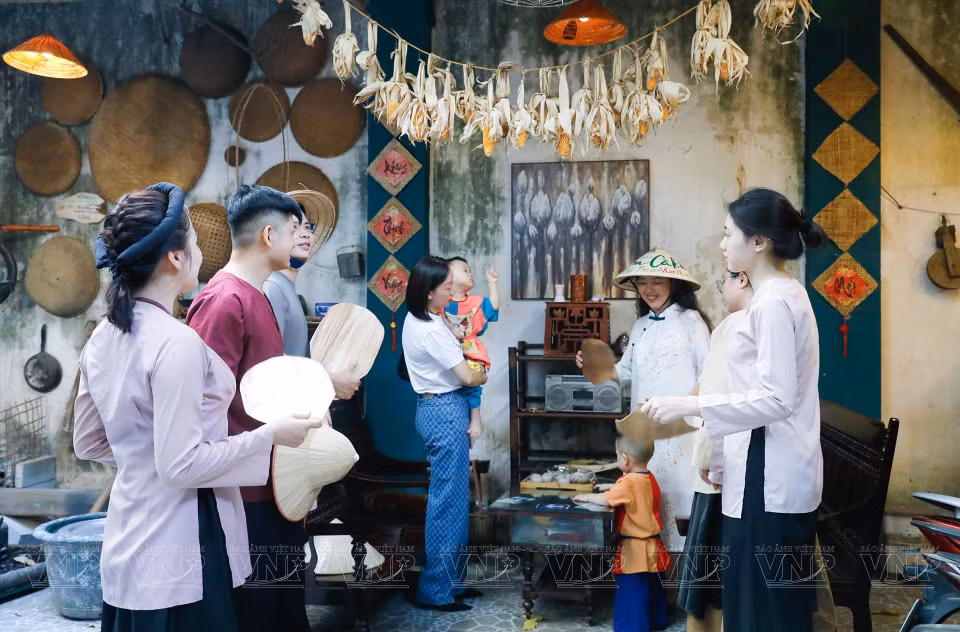 Am CaKe brings a nostalgic experience for visitors by showcasing items commonly used in traditional northern Vietnamese homes. (Photo: VNP/VNA)
