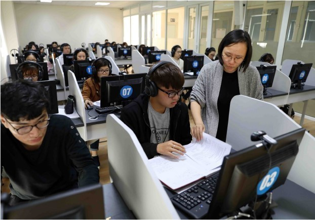 The Russian Language Department at Hanoi University was established in 1959. It educates bachelor's degree students in Russian language and provides Russian language training for exchange students, postgraduates, interns studying in the Soviet Union, as well as officials and scientific and technical personnel in various national economic sectors. (Photo: VNA)