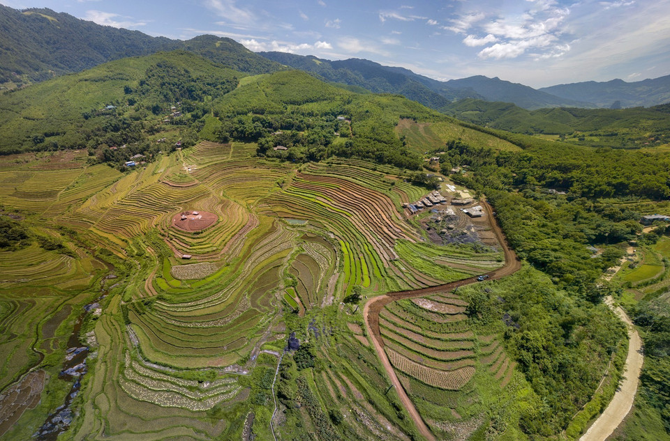 The terraced fields in Mien Doi commune wind gracefully along the hillsides. (Photo: VNA)