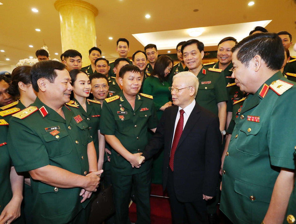Meeting with 80 outstanding delegates at the 10th Congress of the Ho Chi Minh Communist Youth Union of the Armed Forces, General Secretary Nguyen Phu Trong emphasizes that Army Youth must always be the core, the vanguard, and take the lead in protecting the ideological foundation of the Party and successfully fulfilling the Army's missions (Hanoi, October 11, 2022). (Photo: VNA)