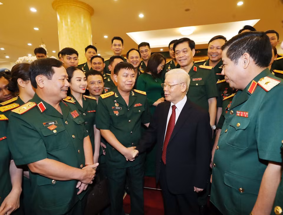 Meeting with 80 outstanding delegates at the 10th Congress of the Ho Chi Minh Communist Youth Union of the Armed Forces, General Secretary Nguyen Phu Trong emphasizes that Army Youth must always be the core, the vanguard, and take the lead in protecting the ideological foundation of the Party and successfully fulfilling the Army's missions (Hanoi, October 11, 2022). (Photo: VNA)