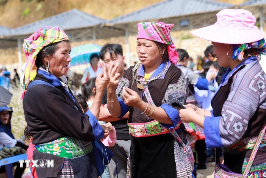 The Ta Mung market attracts visitors eager to experience the distinctive cultural features of Lai Chau province in particular and the Northwest region in general. (Photo: VNA)