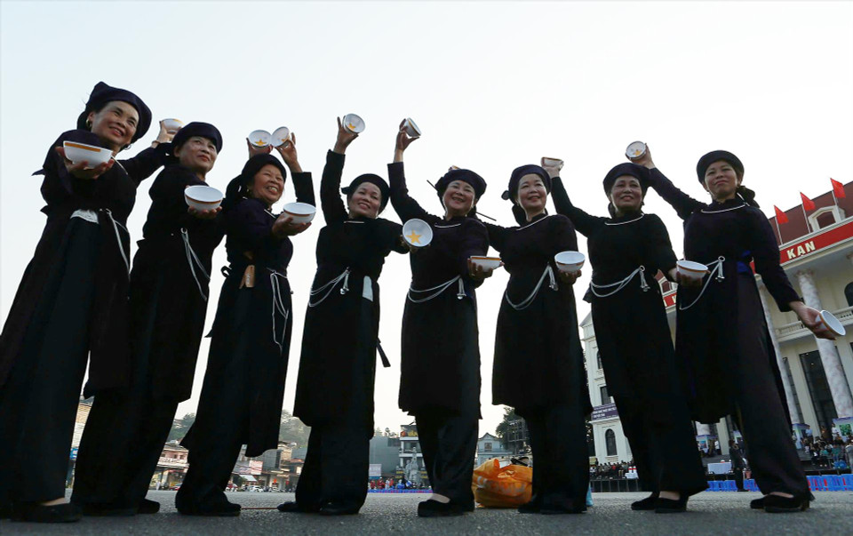 This is a unique dance that Bac Kan province as well as all generations of the Tay ethnic people preserved by word of mouth and direct teaching, but now the dance movements are still unified, with few variations. (Photo: VNP/VNA)