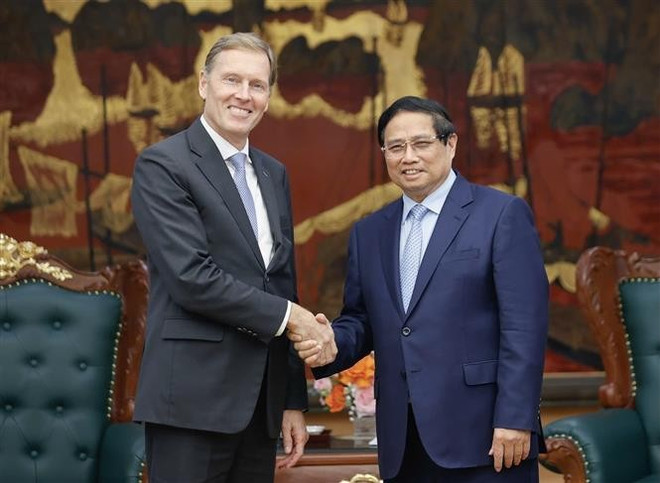 Prime Minister Pham Minh Chinh and Wouter Van Wersch, Executive Vice President of Airbus International (Photo: VNA) vna-potal-thu-tuong-tiep-pho-chu-tich-dieu-hanh-toan-cau-tap-doan-airbus-7913744.jpg
