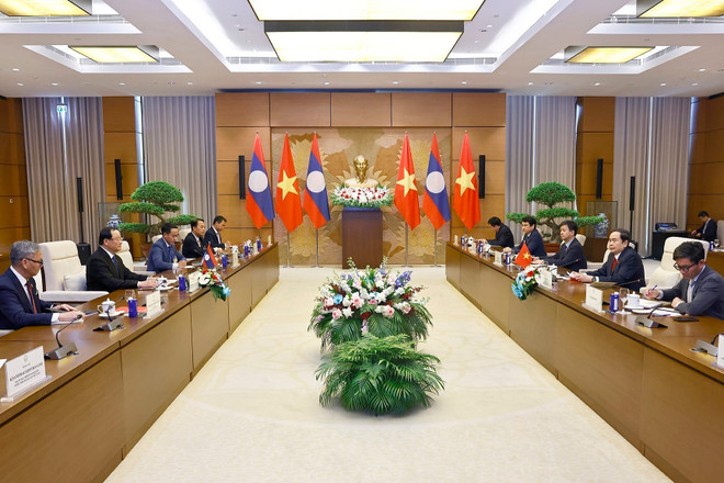 Lao Prime Minister Sonexay Siphandone is in Hanoi for the 4th Partnership for Green Growth and the Global Goals (P4G) Summit. (Photo: VNA) vna-potal-chu-tich-quoc-hoi-tran-thanh-man-hoi-kien-thu-tuong-lao-7975345.jpg