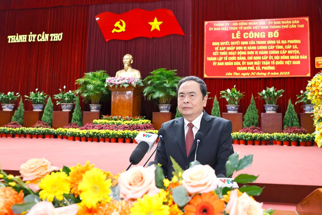 NA Chairman Tran Thanh Man delivers a speech at the ceremony. (Photo: VNA)