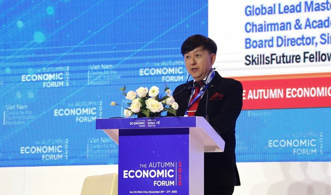 Thomas Sim, President of the International Federation of Freight Forwarders Associations (FIATA), speaks at a seminar. (Photo: VNA) thomas.jpg