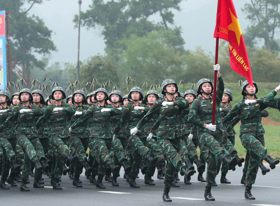 The female signal corps at the rehearsal. (Photo: VNA)