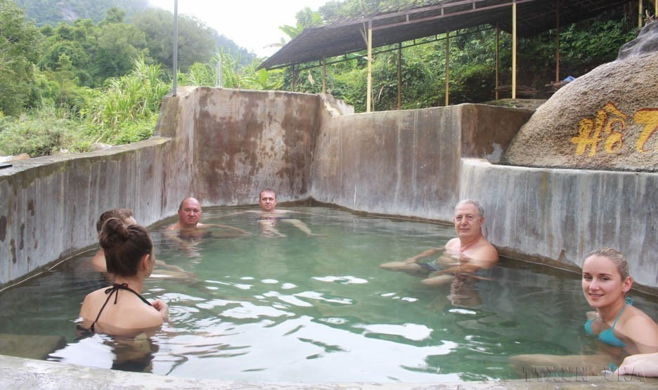 In Khanh Hoa, hot springs are a top choice for Russian tourists experiencing wellness tourism. (Photo: VNA)
