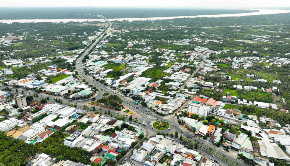 National Highway 60 running through Ben Tre city, leading from Ben Tre province to Tra Vinh province. (Photo: VNA)