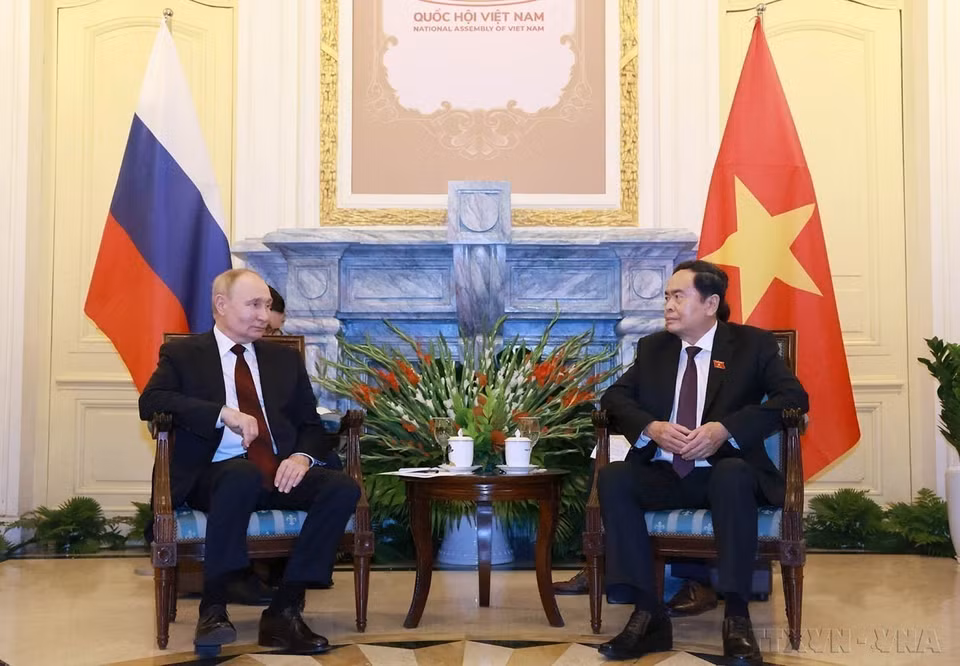 National Assembly Chairman Tran Thanh Man holds talks with Russian President Vladimir Putin in Hanoi during his state visit to Vietnam, June 20, 2024. (Photo: VNA)