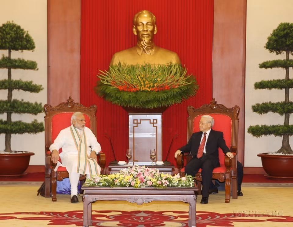 During Indian Prime Minister Narendra Modi's visit in September 2016, the leaders of both countries agreed to elevate bilateral relations to a Comprehensive Strategic Partnership. In the photo: Party General Secretary Nguyen Phu Trong receives Indian Prime Minister Narendra Modi, September 3, 2016. (Photo: VNA)