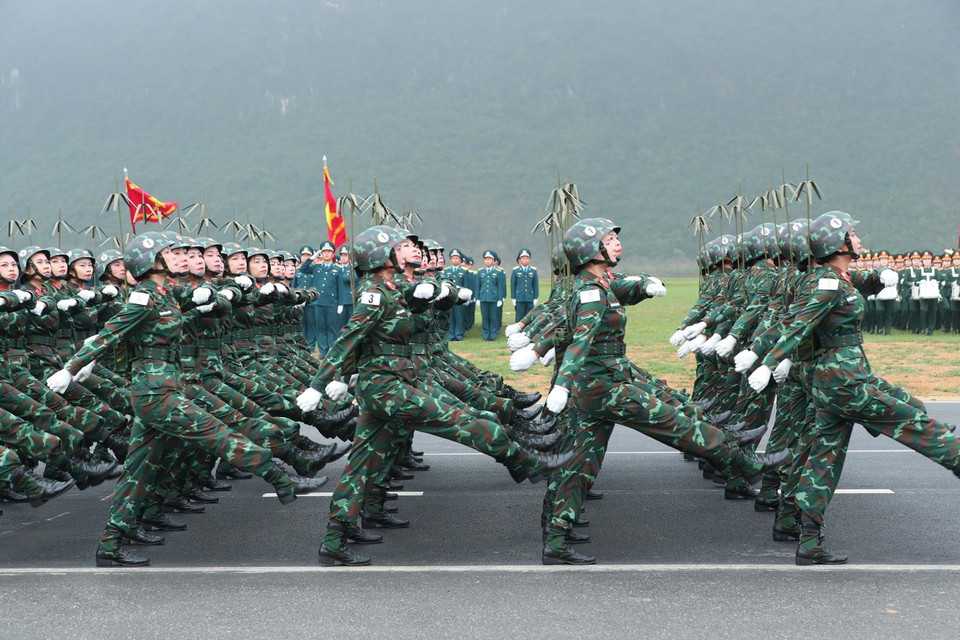 The female signal corps at the rehearsal. (Photo: VNA)
