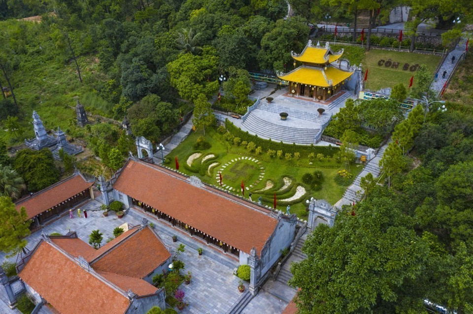 Con Son Pagoda was originally built during the Dinh–Ly dynasties (10th–12th centuries), restored in 1304 and expanded in 1329 by Zen Monk Phap Loa, the Second Patriarch of Truc Lam Zen. (Photo: VNA)