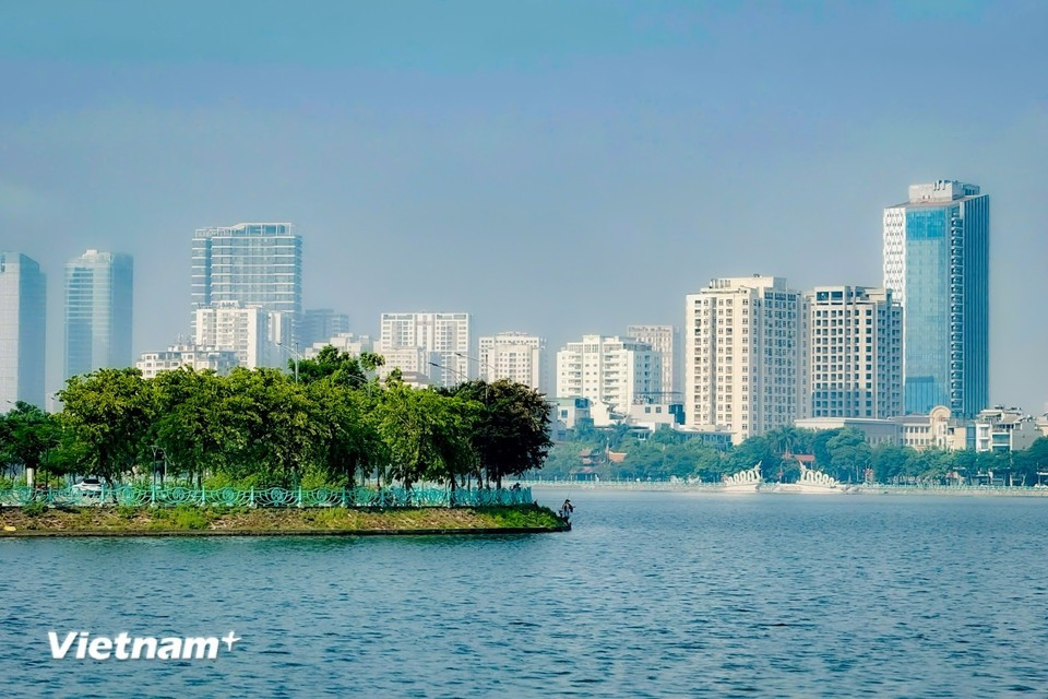 At West Lake, vast rippling waters and lush greenery always surround the landscape. (Photo: Vietnam+)