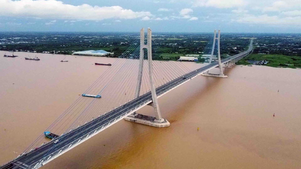 Vam Cong Bridge, a cable-stayed bridge over the Hau River, connects Can Tho city and Dong Thap province. (Photo: VNA)