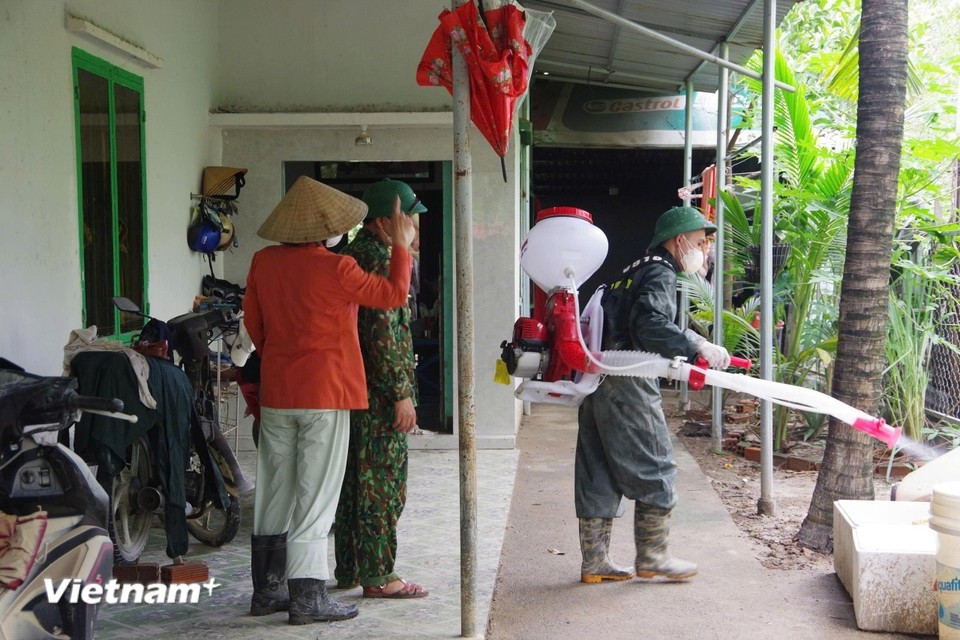 Environmental sanitation efforts are carried out urgently, including disinfectant spraying across the area to ensure hygiene, prevent disease outbreaks, and help residents resume normal life. (Photo: Vietnam+)