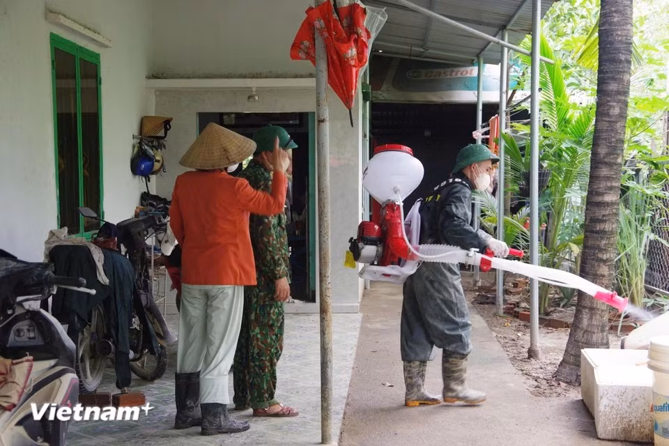Environmental sanitation efforts are carried out urgently, including disinfectant spraying across the area to ensure hygiene, prevent disease outbreaks, and help residents resume normal life. (Photo: Vietnam+)