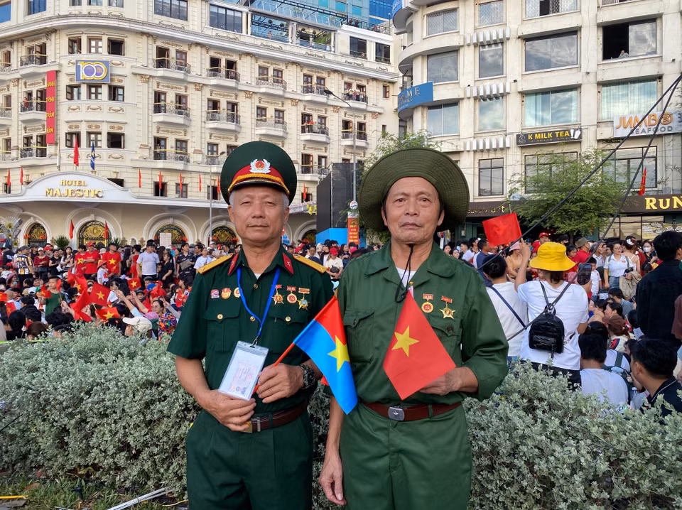 Veterans and former servicemen attend the full dress rehearsal. (Photo: VNA)