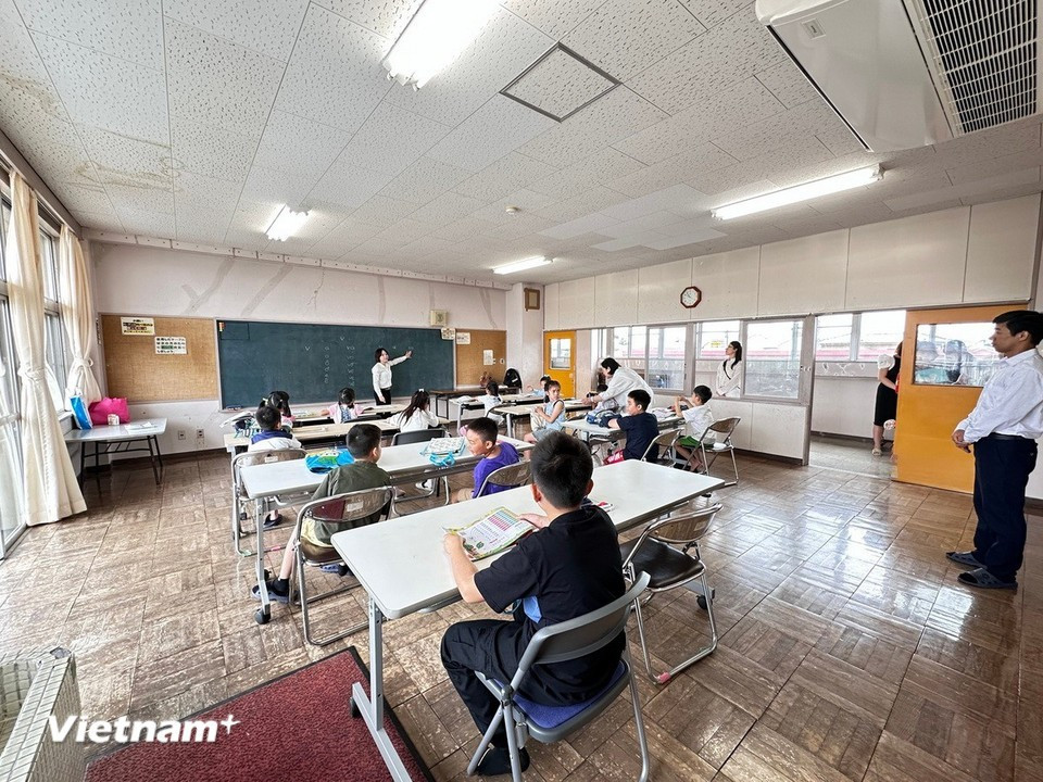 Each Vietnamese class in Gunma prefecture has a lead teacher, supported by one or two teaching assistants. (Photo: VietnamPlus)