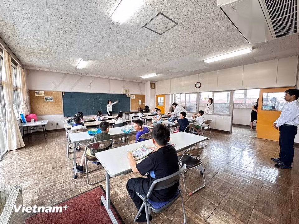 Each Vietnamese class in Gunma prefecture has a lead teacher, supported by one or two teaching assistants. (Photo: VietnamPlus)