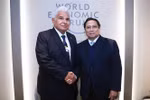 Vietnamese Prime Minister Pham Minh Chinh (R) and Panamanian President José Raúl Mulino Quintero in Davos on January 21. (Photo: VNA)