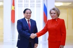 Vietnamese Prime Minister Pham Minh Chinh (L) meets with Chairwoman of the Federation Council of the Russian Federal Assembly Valentina Matviyenko. (Photo: VNA)