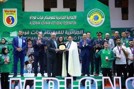PM visits Algerian Vovinam Federation, heads to South Africa
