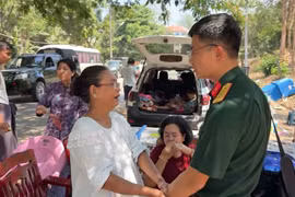 Vietnamese Army rescuers urgently search for survivors of Myanmar earthquake