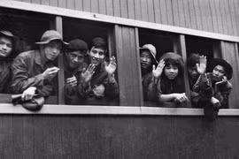 VNA journalists on the frontline of history
