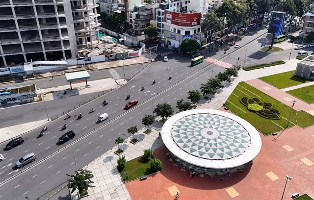 Aerial view of the Ben Thanh Station, which is the first and also the largest underground station of Metro Line No 1 in HCM City. (Photo: VNA)