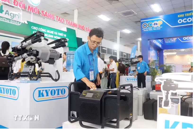 A booth introducing equipment and machinery for agricultural production of Saigon Agricultural Equipment Company. (Photo: VNA)